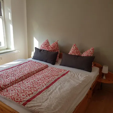 In Kamenz, Cleaning Included Apartment *
