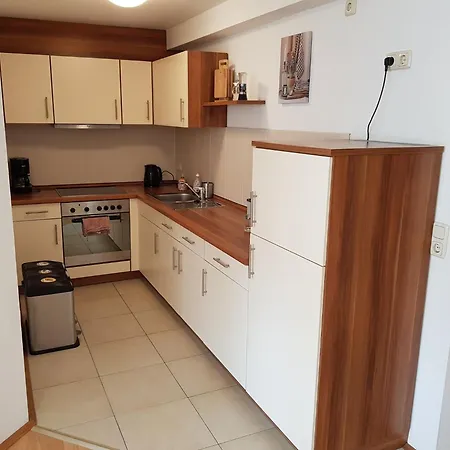 In Kamenz, Cleaning Included Apartment *